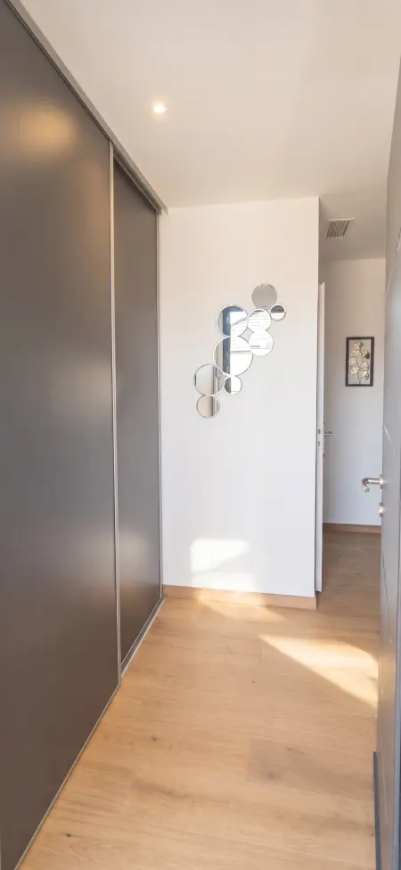 Maison avec terrasse meublée et climatisation à Aressy : photo 11
