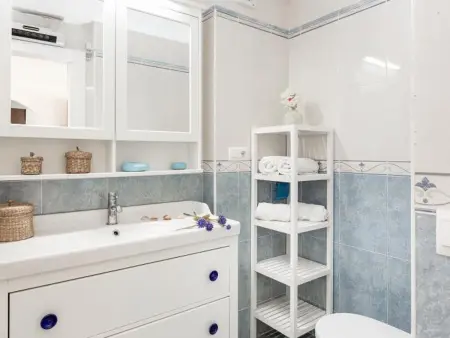 Monkó Kalypso – Appartement vue croisières à Torremolinos : photo 16