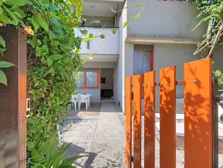 Apt rénové 54 m² avec terrasse à 450 m de la mer : photo 2