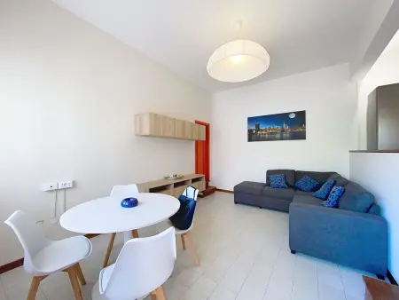 Apt rénové 54 m² avec terrasse à 450 m de la mer : photo 3