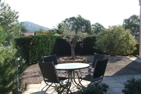 Appartement 2 pièces à Agay, vue mer et piscine : photo 4