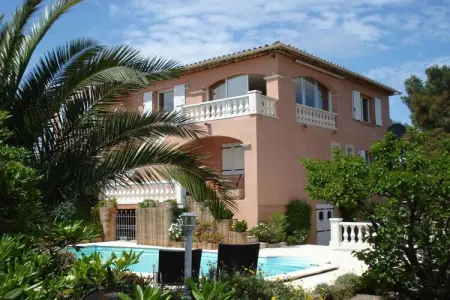 Appartement 2 pièces en bord de mer à Agay : photo 3