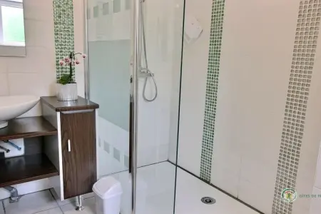 Maison 6 personnes à Plémy avec 2 jardins et terrasse : photo 32