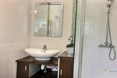 Maison 6 personnes à Plémy avec 2 jardins et terrasse : photo 33
