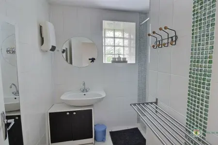 Maison 6 personnes à Plémy avec 2 jardins et terrasse : photo 34