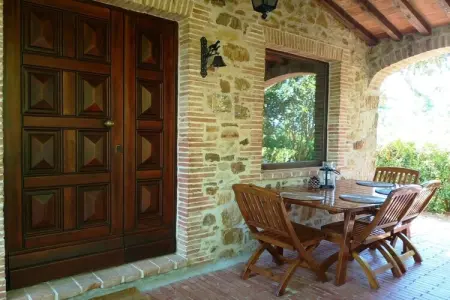 Villa toscane avec piscine privée à Lustignano : photo 8