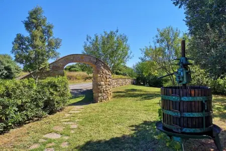 Villa toscane avec piscine privée à Lustignano : photo 9