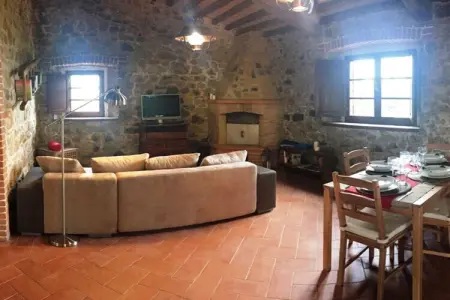 Villa toscane avec piscine privée à Lustignano : photo 13