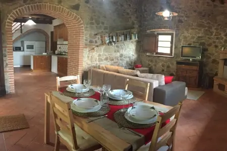 Villa toscane avec piscine privée à Lustignano : photo 15