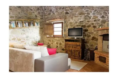 Villa toscane avec piscine privée à Lustignano : photo 16