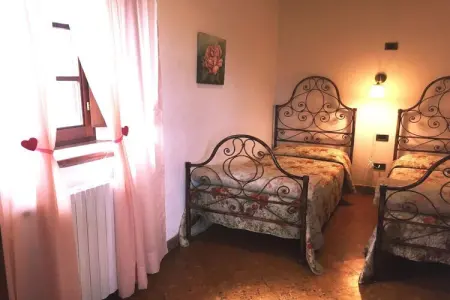 Villa toscane avec piscine privée à Lustignano : photo 19