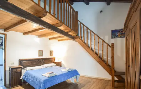 Maison de campagne 10 pers. à Ceri, cheminée & salon double hauteur : photo 13