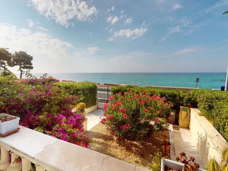 Appartement 2 pièces face mer à Menton : photo 2