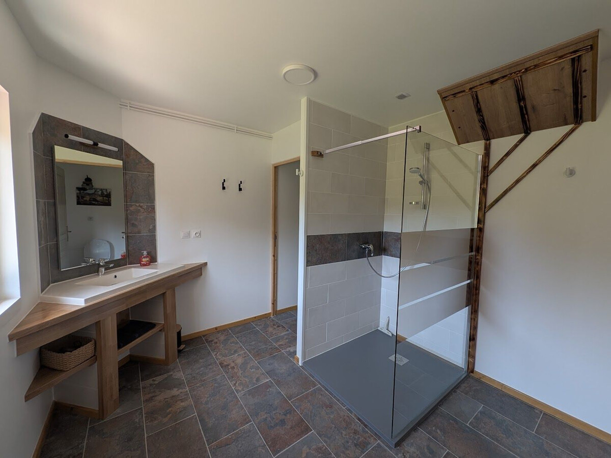 Appartement 2 pers. avec étangs privés à Hadol - Photo 13