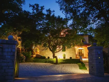 Luxusvilla mit Garten und Pool sowie herrlicher Aussicht : photo 17