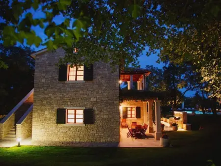 Luxusvilla mit Garten und Pool sowie herrlicher Aussicht : photo 18