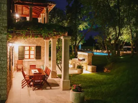 Luxusvilla mit Garten und Pool sowie herrlicher Aussicht : photo 20