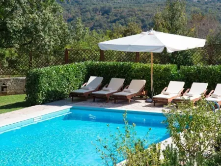 Luxusvilla mit Garten und Pool sowie herrlicher Aussicht : photo 38