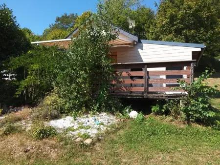 Location bungalow à Chaumard, Maison conviviale Chaumard 40 m², jardin