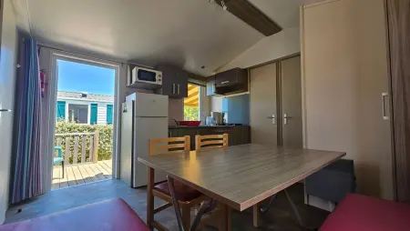 Bungalow convivial Vic-la-Gardiole 26 m², piscine partagée et plage : photo 3