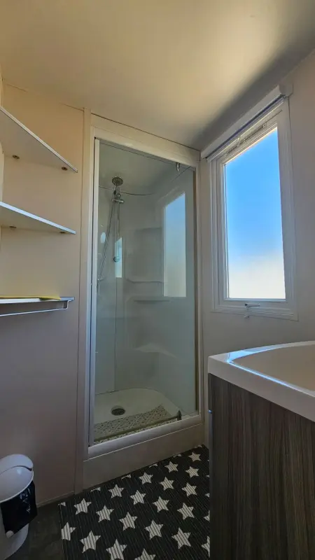 Bungalow convivial Vic-la-Gardiole 26 m², piscine partagée et plage : photo 18