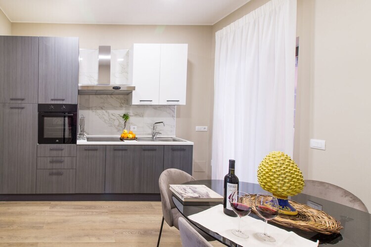 Suite familiale à Catania avec terrasse et équipements complets - Photo 6