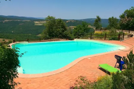 Villa toscane avec piscine débordement à Pari : photo 1