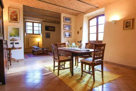 Villa toscane avec piscine débordement à Pari : photo 16