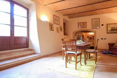Villa toscane avec piscine débordement à Pari : photo 17