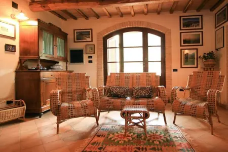 Villa toscane avec piscine débordement à Pari : photo 41