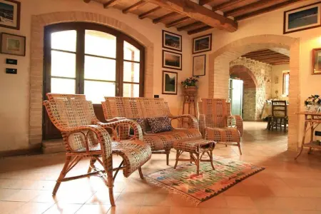 Villa toscane avec piscine débordement à Pari : photo 43
