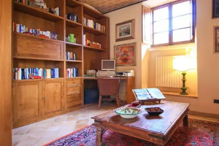 Villa toscane avec piscine débordement à Pari : photo 45