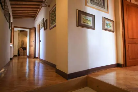 Villa toscane avec piscine débordement à Pari : photo 46