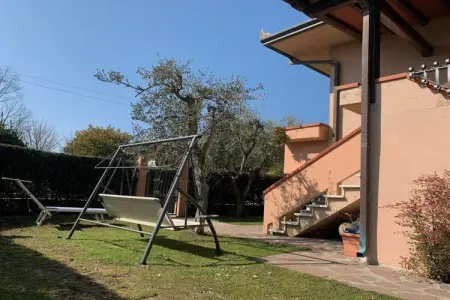 Villa jumelée Marina di Massa, jardin privatif 2 côtés : photo 1