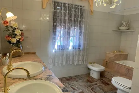 Villa jumelée Marina di Massa, jardin privatif 2 côtés : photo 16