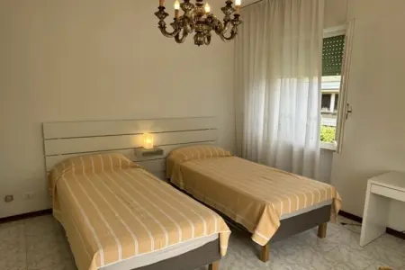 Maison Marina di Massa, balcon vue mer à 250 m plage : photo 9