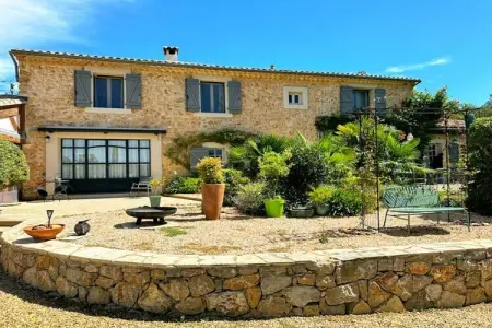 Location maison à Cotignac, Maison de vacances à Cotignac avec piscine