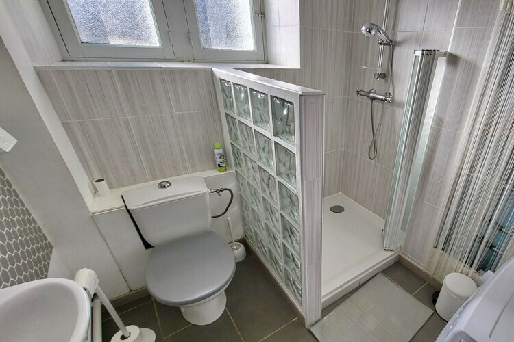 Maison rénovée 6 personnes à Plouhinec, jardin plein sud - Photo 11