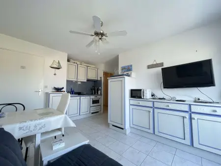 T2 28 m² avec terrasse Ouest au Lavandou : photo 5