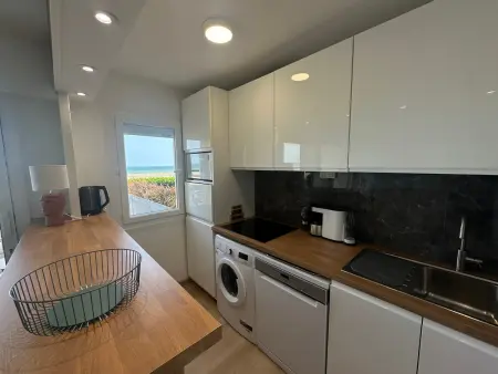 Appartement 2 pièces vue mer avec accès direct plage : photo 8