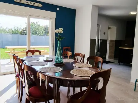 Gîte 8 pers. Sinceny : jardin, terrain de pétanque, clim : photo 9