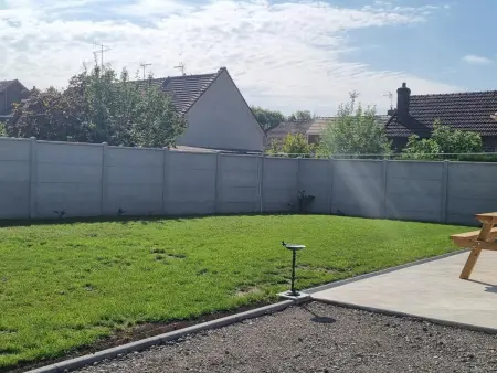 Gîte 8 pers. Sinceny : jardin, terrain de pétanque, clim : photo 23