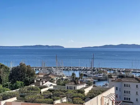 T2 vue mer avec terrasse plein sud - Le Lavandou : photo 9
