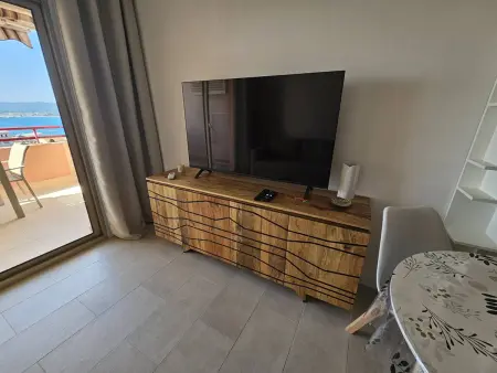 T2 vue mer avec terrasse plein sud - Le Lavandou : photo 11