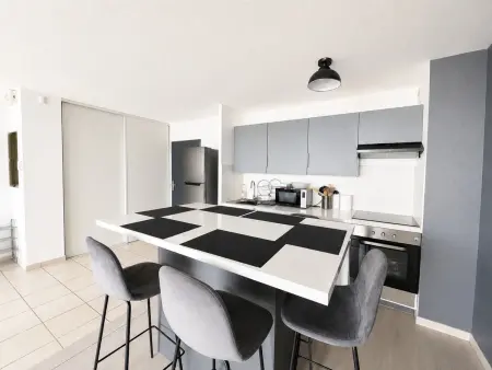 Appartement 75 m² climatisé cœur village, parking - 6 pers. : photo 3