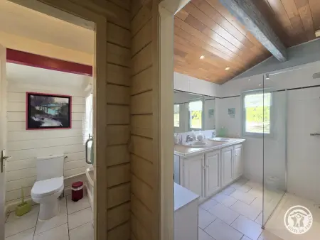 Chalet climatisé avec piscine 400m du château : photo 8