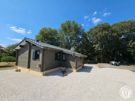 Chalet climatisé avec piscine 400m du château : photo 12