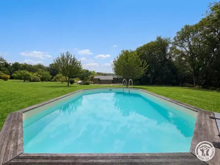 Chalet climatisé avec piscine 400m du château : photo 14
