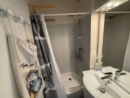 Appartement vue mer 3e étage Six-Fours-les-Plages : photo 6