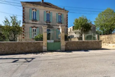 Villa Jane : maison 10 pers. avec piscine à Saint-Laurent-la-Vernède